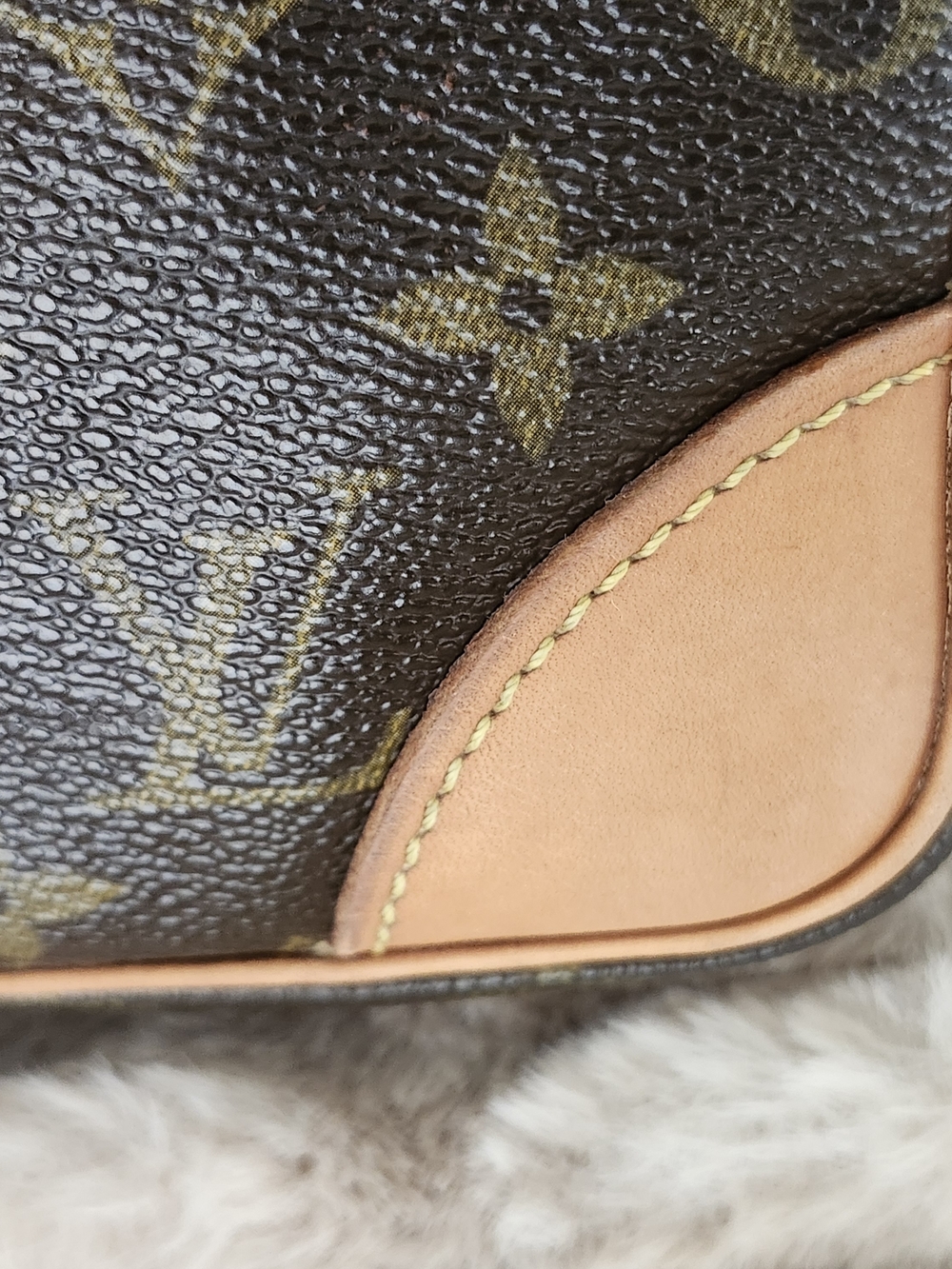 Louis Vuitton Monogram Marly Dragonne GM Wristlet - Picture 10 of 16